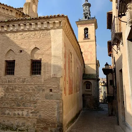 Apto Medieval - Parking Gratis Апартаменты