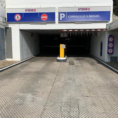Apto Medieval - Parking Gratis 아파트 *